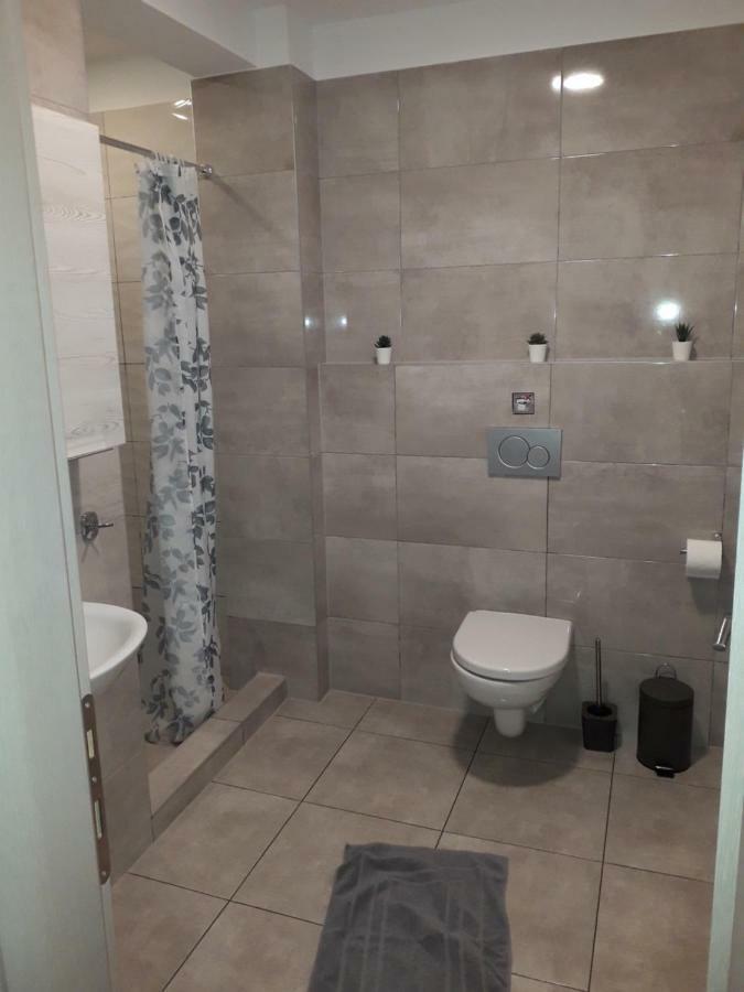 U Jacka Apartment Neoi Poroi Exterior foto